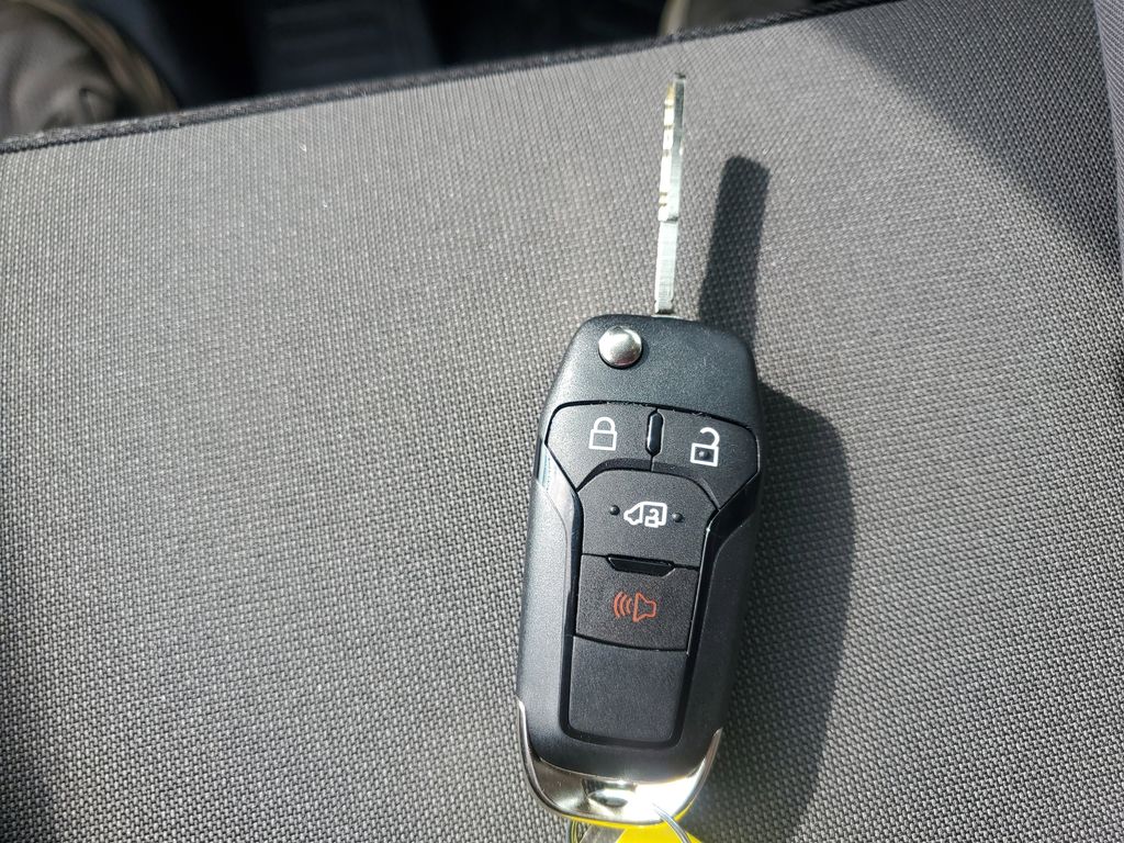 New 2025 White Ford Base image 38