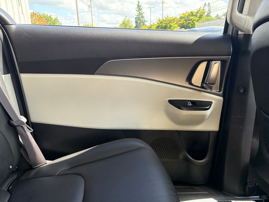 2022 Kia Carnival LXS