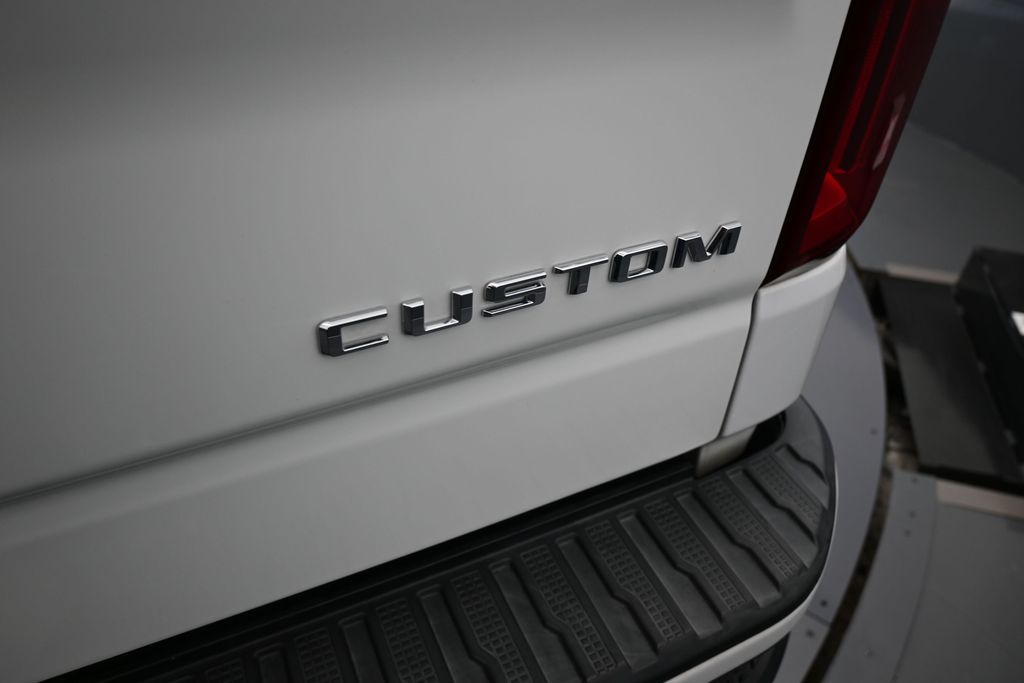 Used 2022 Summit White Chevrolet Custom image 40