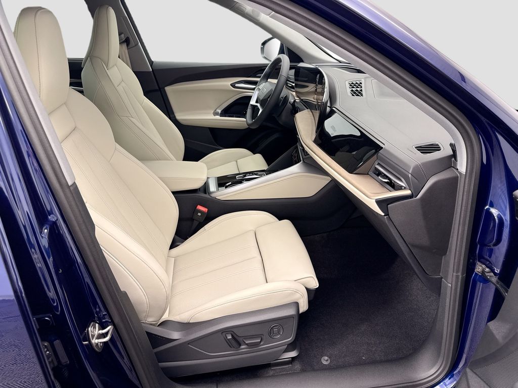 Thumbnail: 2025 Audi Q5 - 19