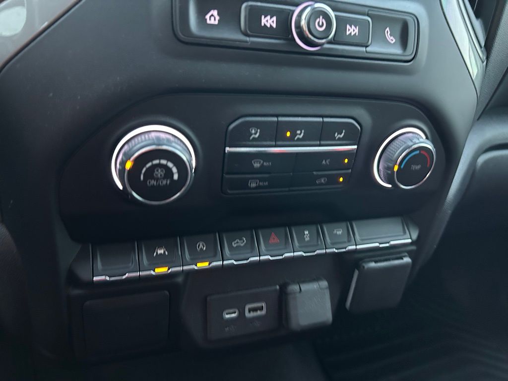 Thumbnail: 2022 Chevrolet Silverado 1500 - 26
