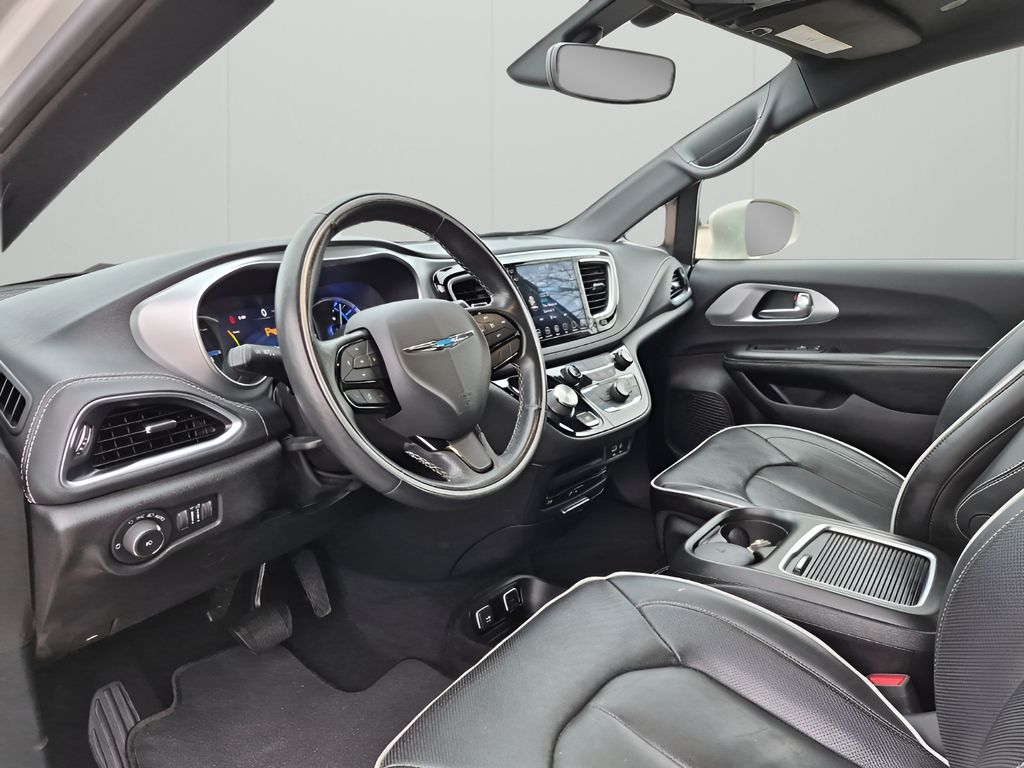 Used Car 2020 Chrysler Pacifica Hybrid  Limited For Sale Under $30,000 In Austin, Texas