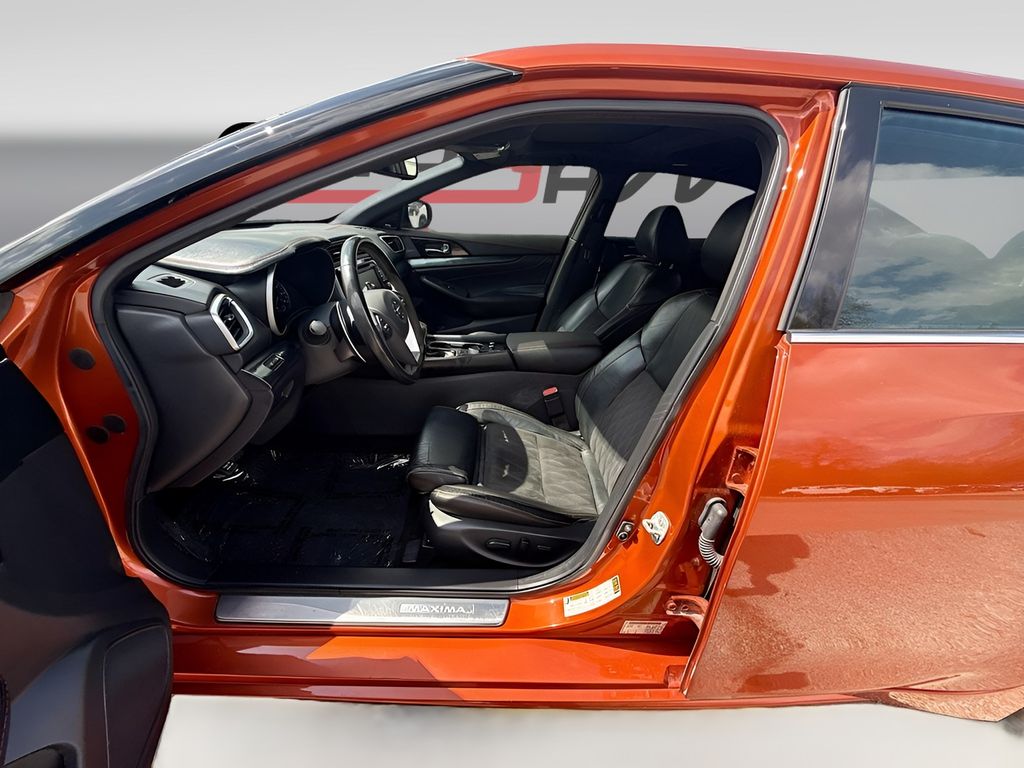 Used 2022 Orange Nissan SR image 22