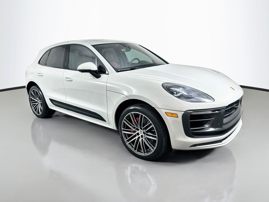 Thumbnail: 2023 Porsche Macan - 3