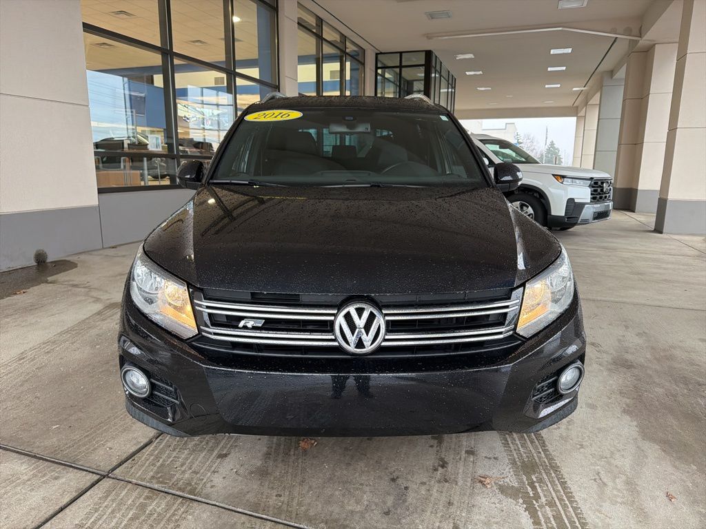 Thumbnail: 2016 Volkswagen Tiguan - 8