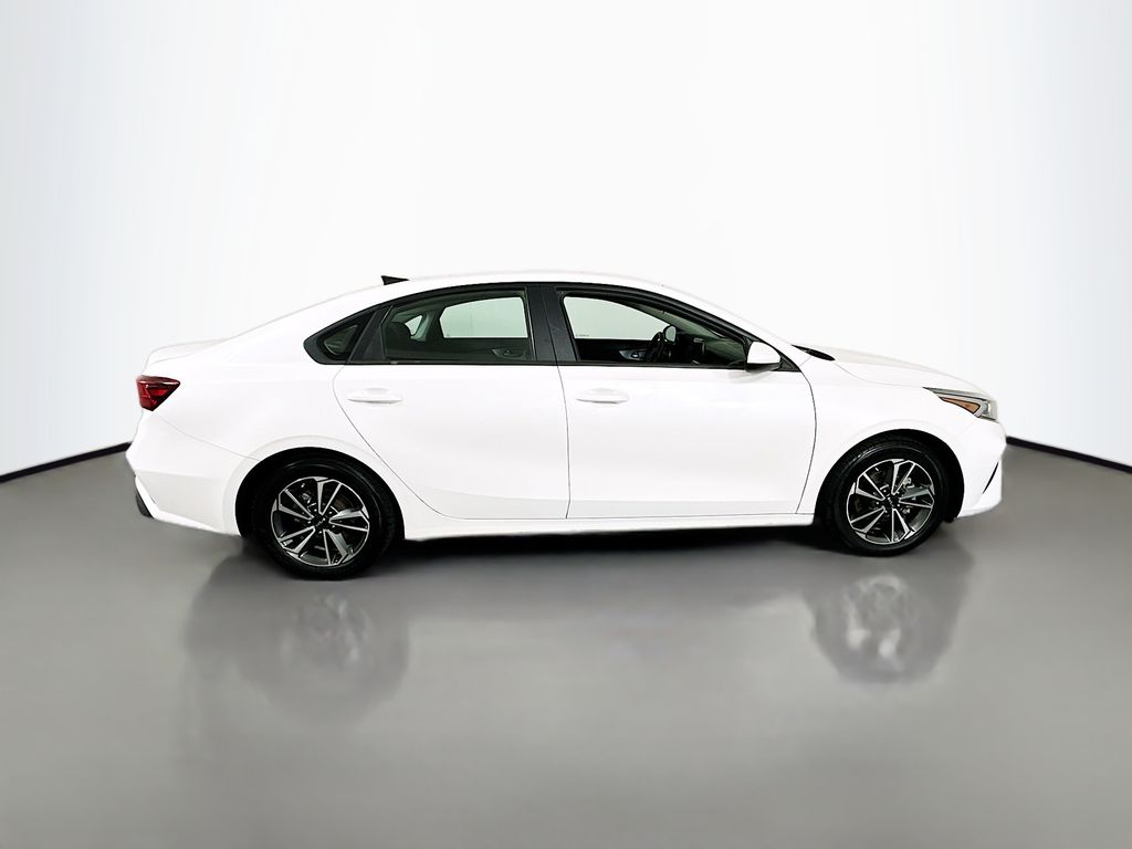 2023 Kia Forte LXS 4
