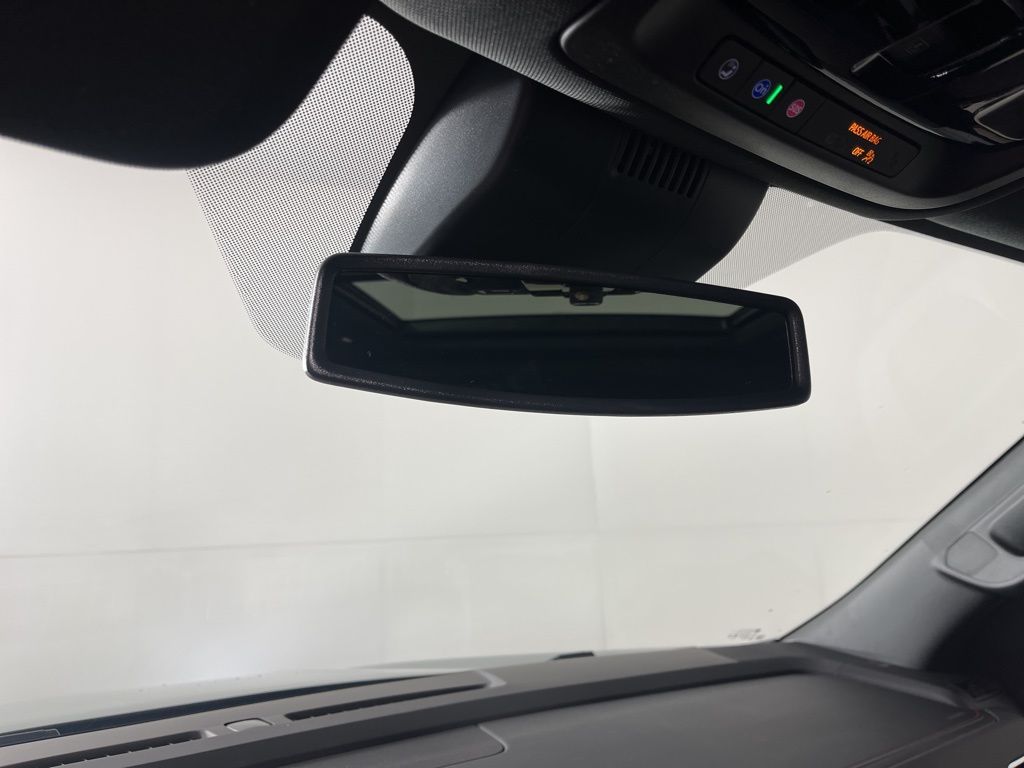 Thumbnail: 2026 Chevrolet Suburban - 32