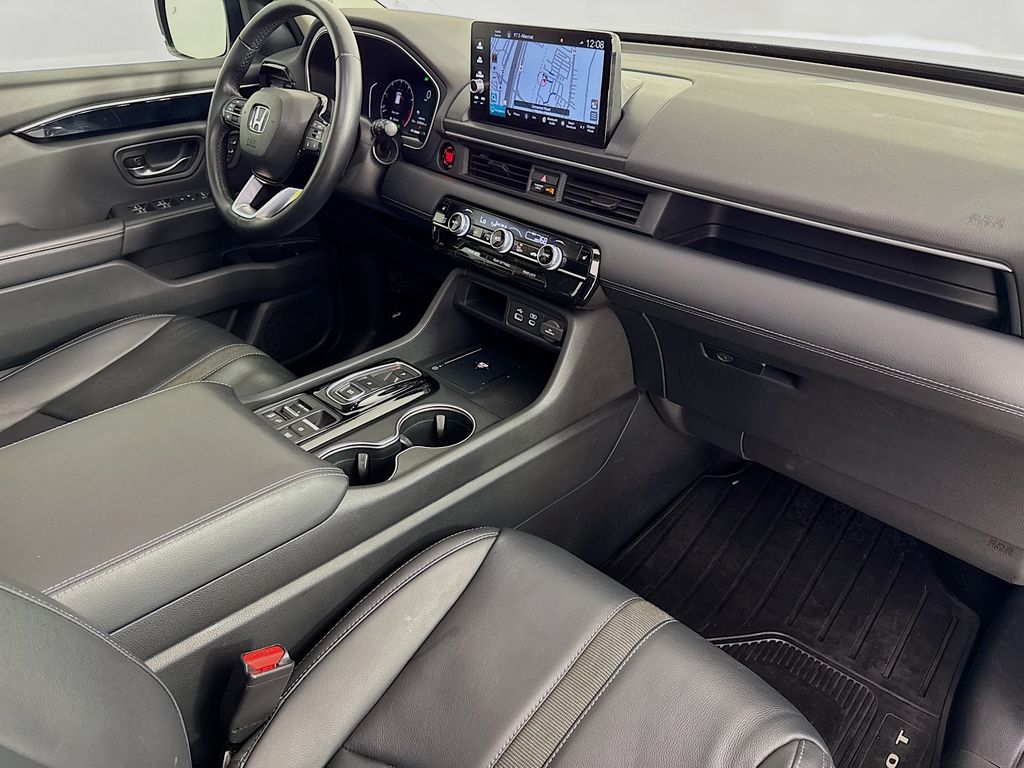 Used Car 2024 Honda Pilot  Touring For Sale Under $50,000 In Austin, Texas