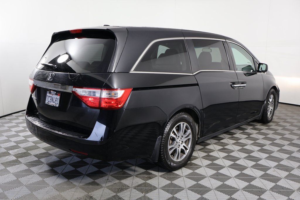 Thumbnail: 2012 Honda Odyssey - 3