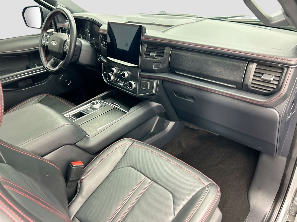 Thumbnail: 2022 Ford Expedition - 16