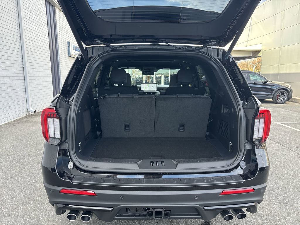 New 2026 Agate Black Metallic Ford ST image 22
