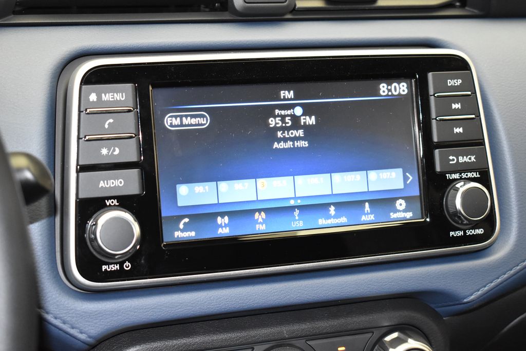 2025 Nissan Versa 1.6 SV 18