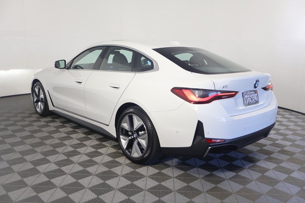 Thumbnail: 2025 BMW i4 - 6