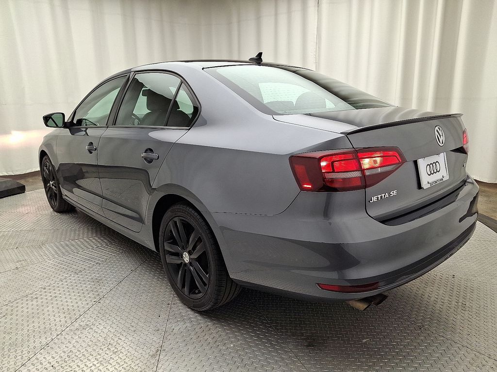 Thumbnail: 2018 Volkswagen Jetta - 6