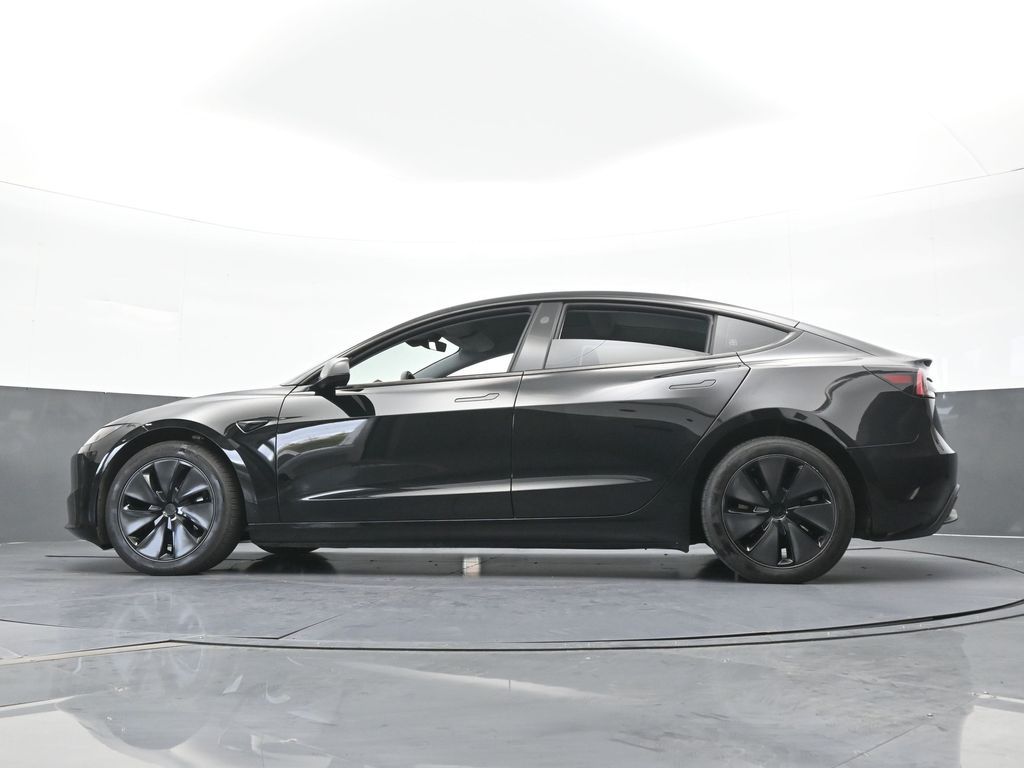 Used 2025  Tesla Long Range image 52