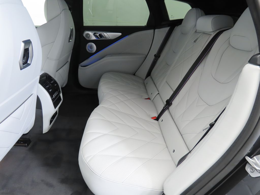 Thumbnail: 2026 BMW XM - 21