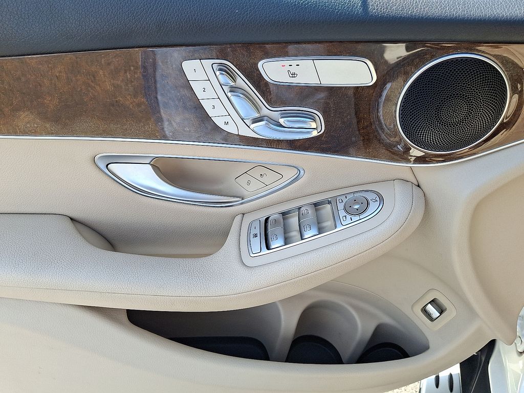 Thumbnail: 2017 Mercedes-Benz GLC - 12