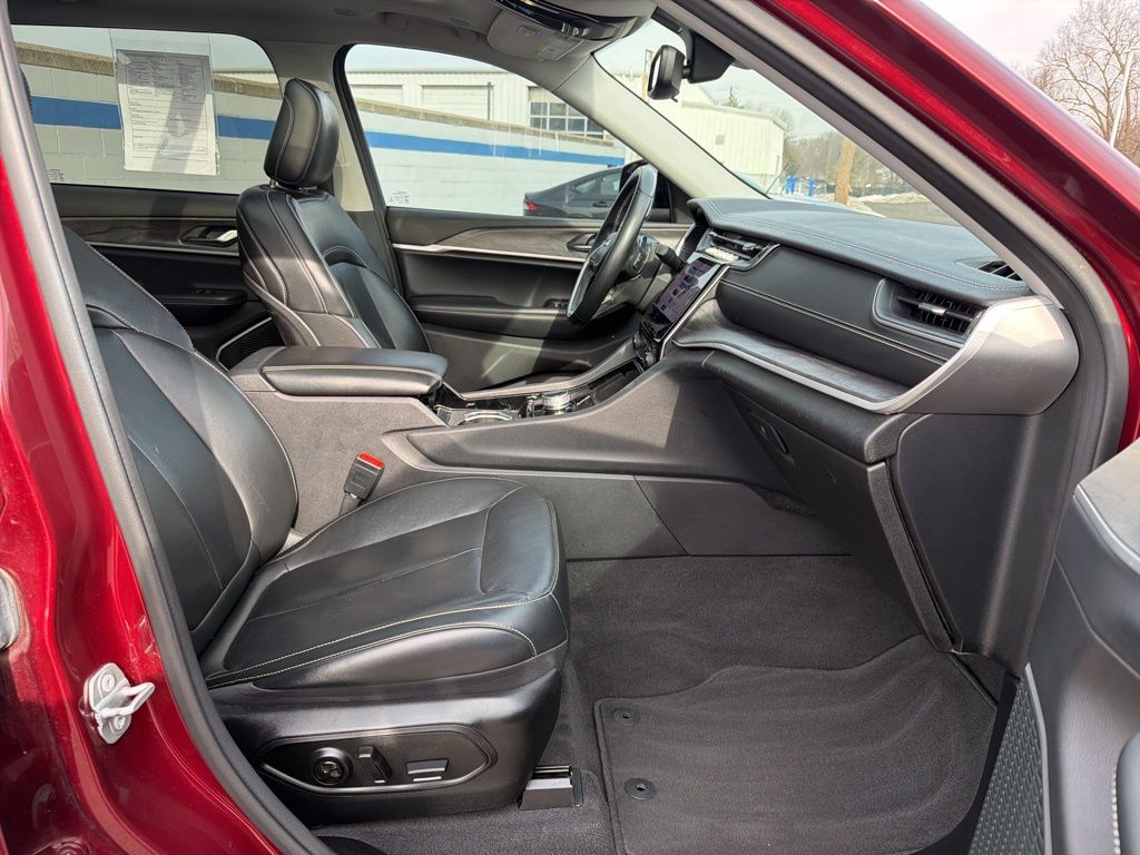 Thumbnail: 2021 Jeep Grand Cherokee L - 28