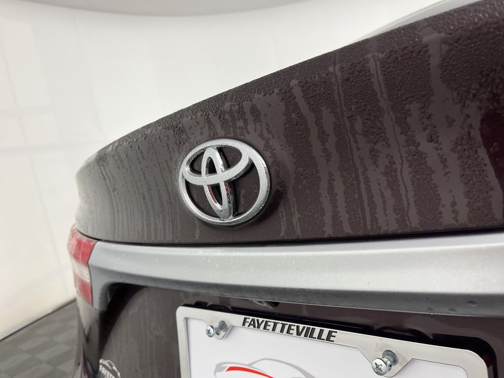 Thumbnail: 2013 Toyota Avalon - 20