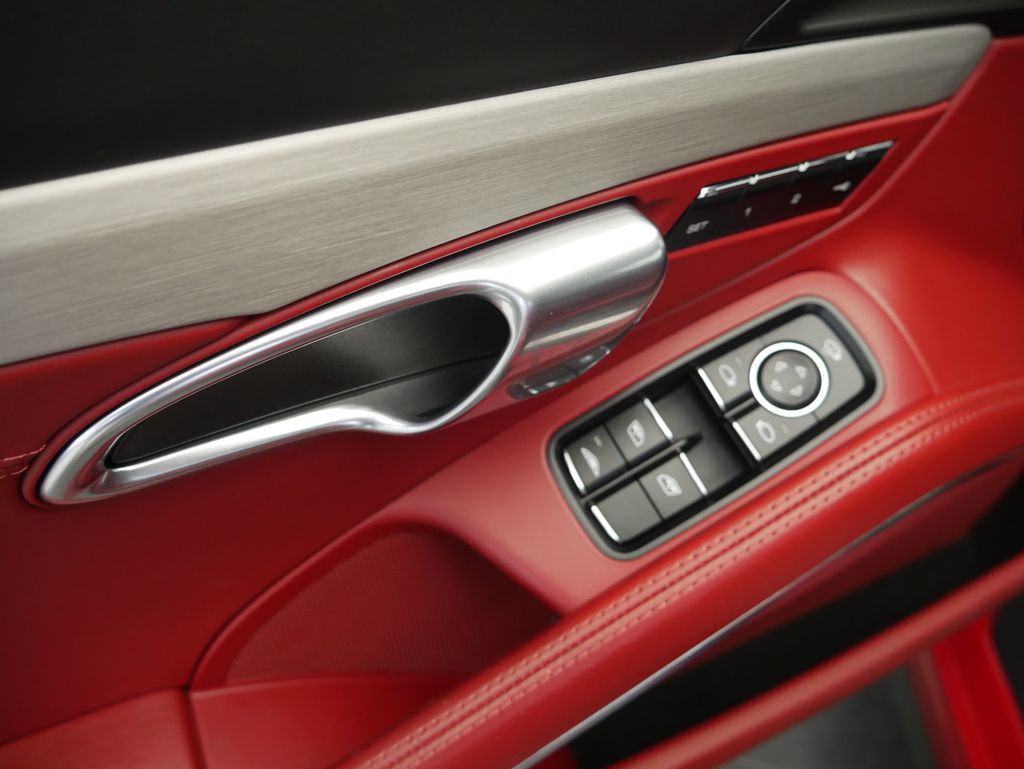 Thumbnail: 2019 Porsche 911 - 19