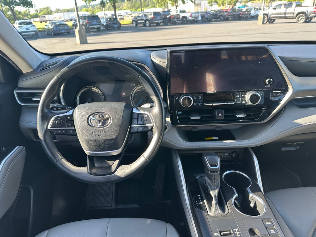 2023 Toyota Highlander Hybrid XLE