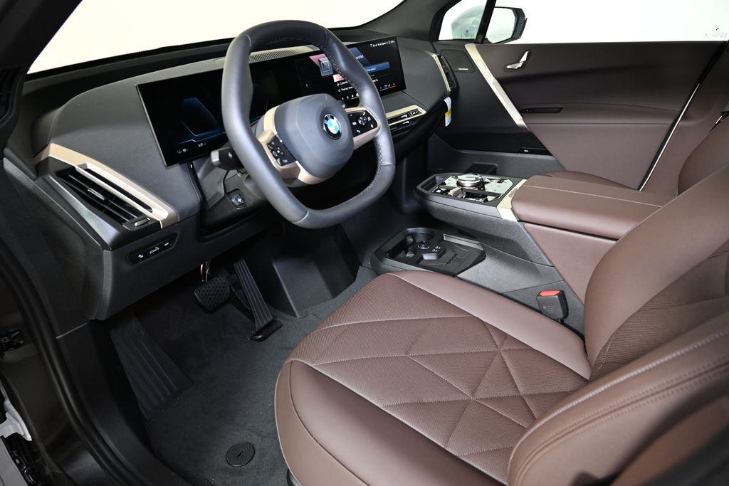 Thumbnail: 2026 BMW iX - 15