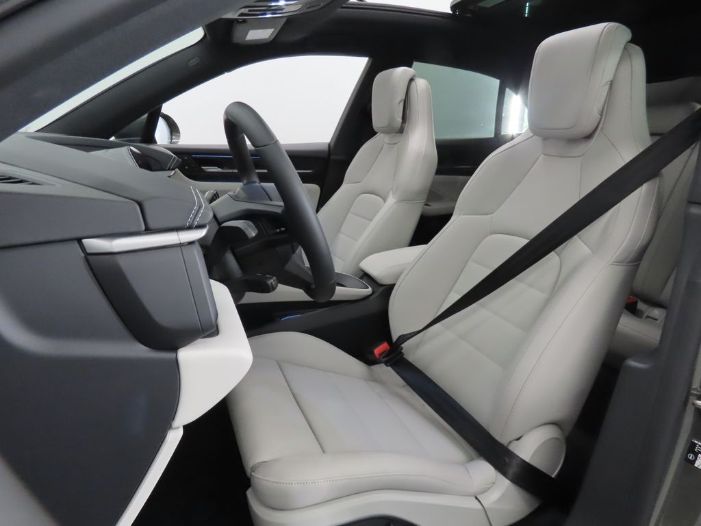 Thumbnail: 2026 Porsche Macan - 5