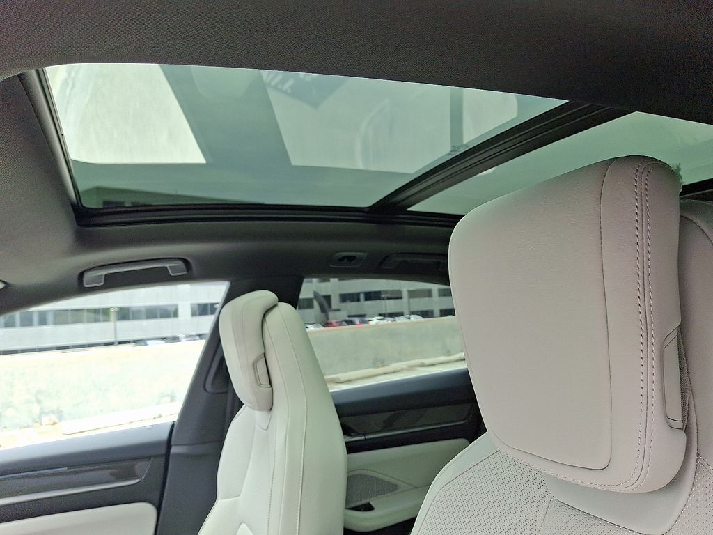 Thumbnail: 2025 Porsche Macan - 17
