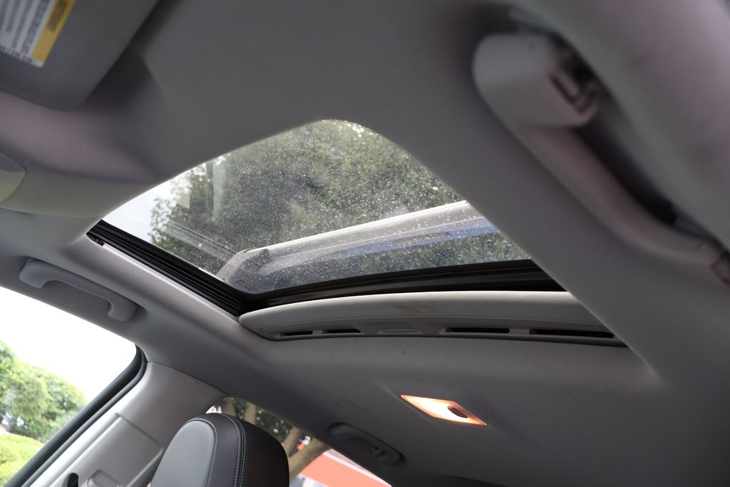 Thumbnail: 2015 Chevrolet Trax - 14