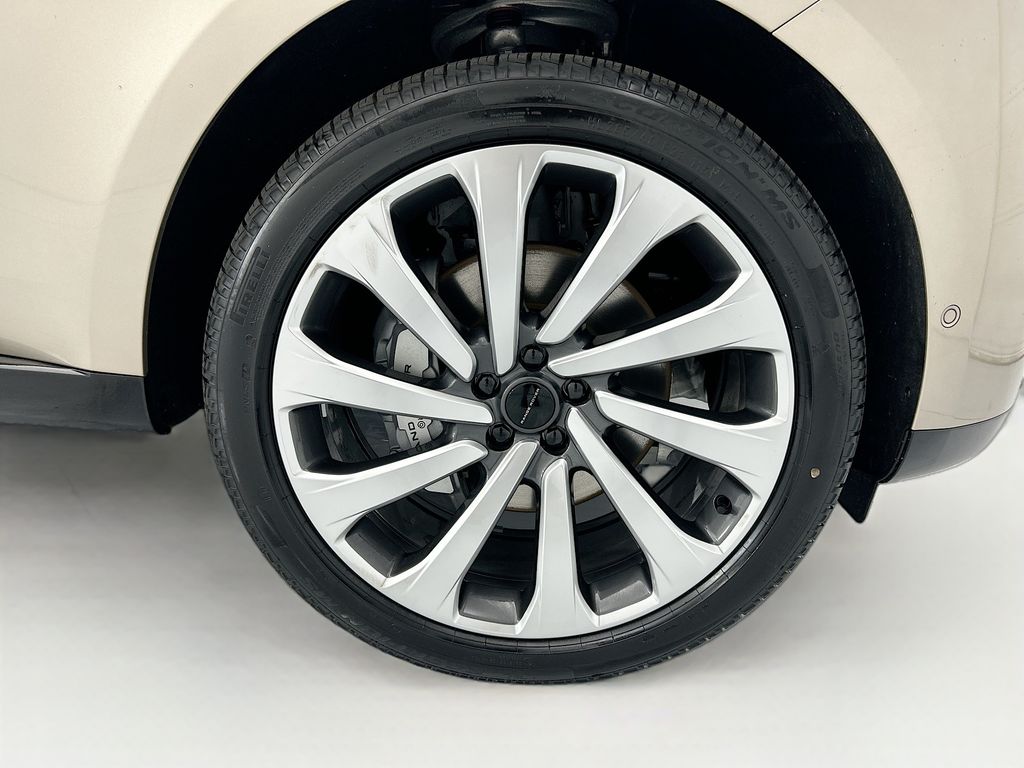 Thumbnail: 2026 Land Rover Range Rover - 31