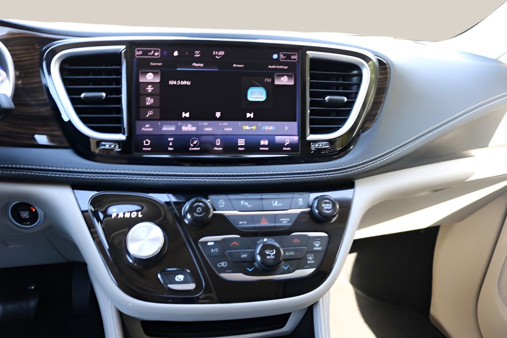 Used Car 2023 Chrysler Pacifica  Limited For Sale Under $30,000 In Austin, Texas