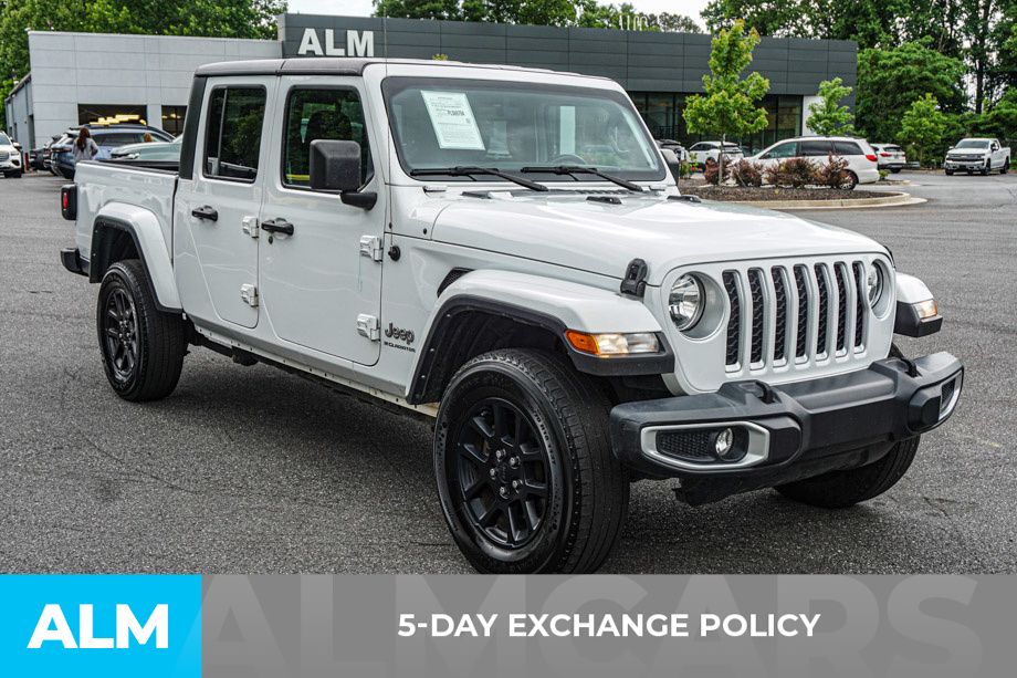 Used 2023 White Jeep Overland image 3