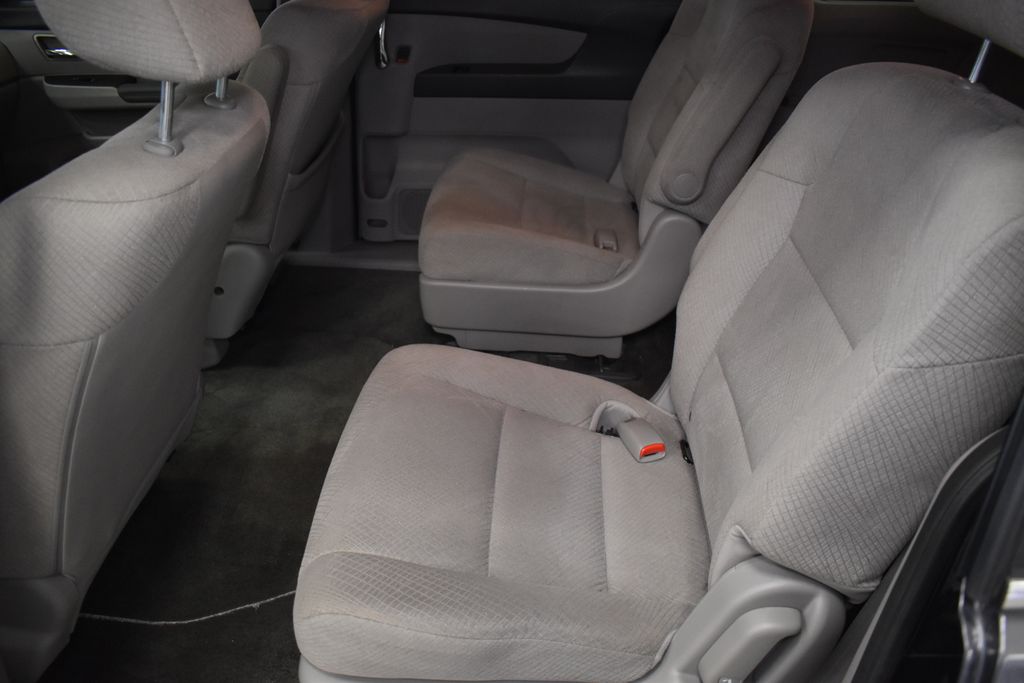 2014 Honda Odyssey LX 26