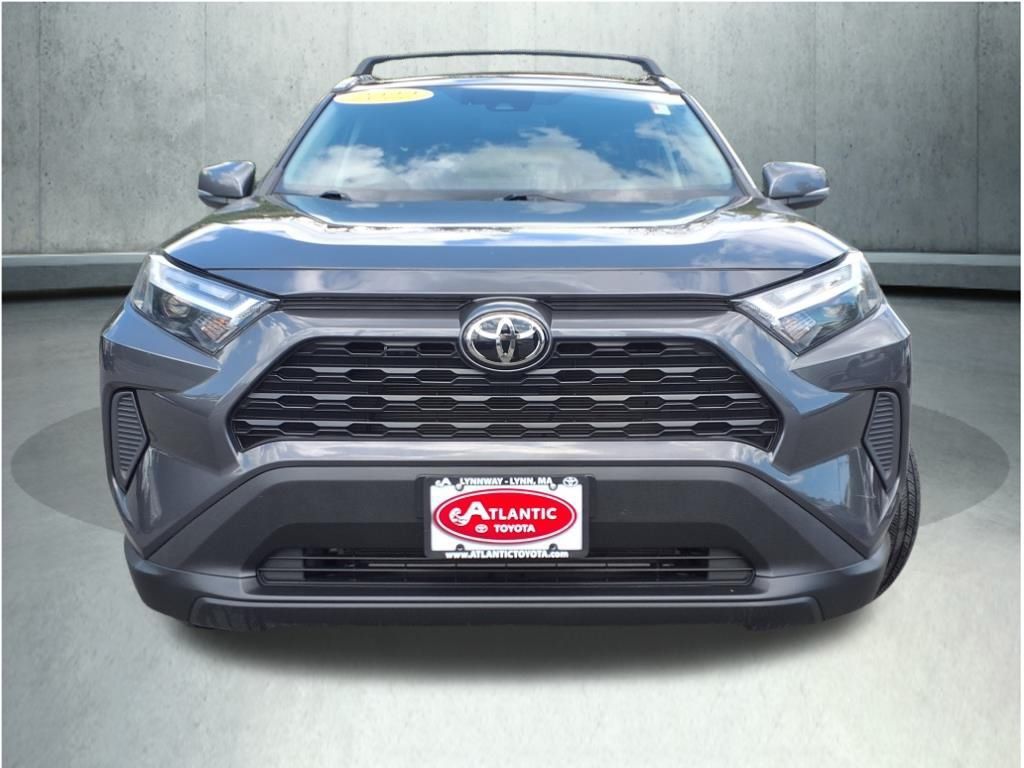 2022 Toyota RAV4 XLE photo 9