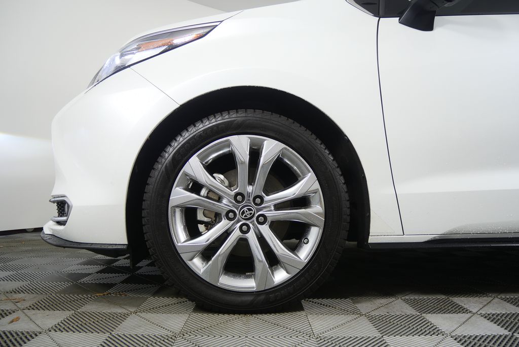 Thumbnail: 2022 Toyota Sienna - 7