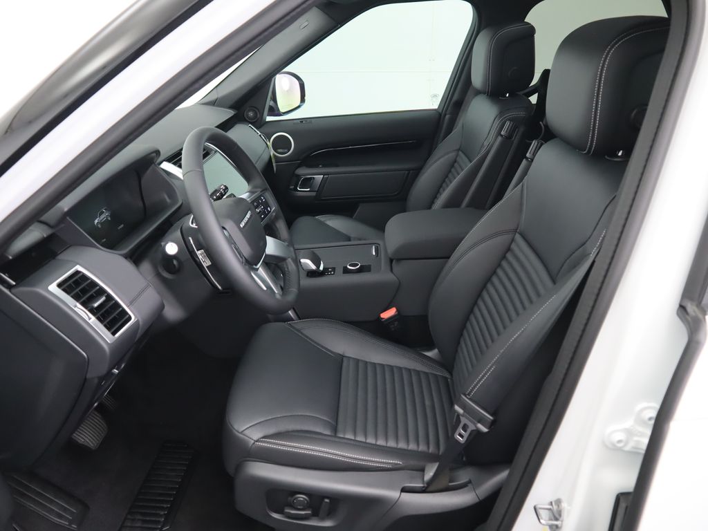 Thumbnail: 2025 Land Rover Discovery - 21