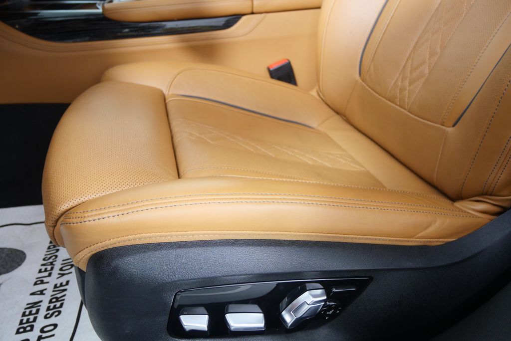 Thumbnail: 2022 BMW 7 Series - 9