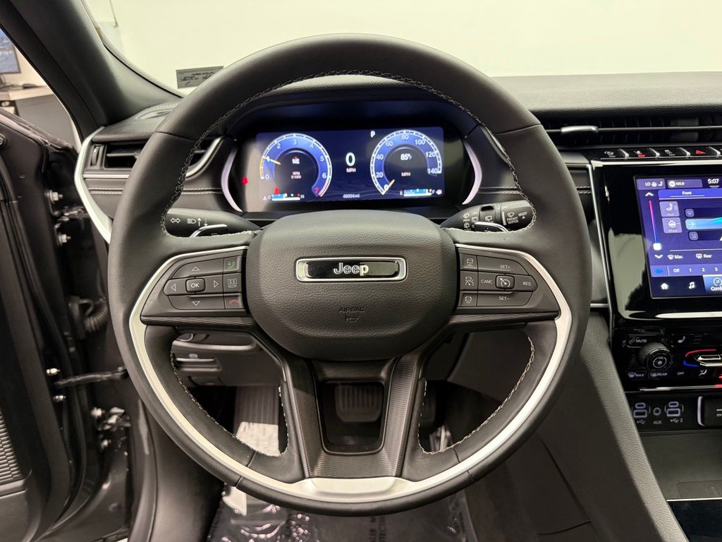 Thumbnail: 2024 Jeep Grand Cherokee L - 12