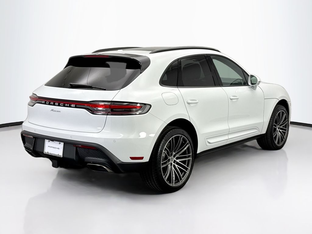Thumbnail: 2026 Porsche Macan - 7