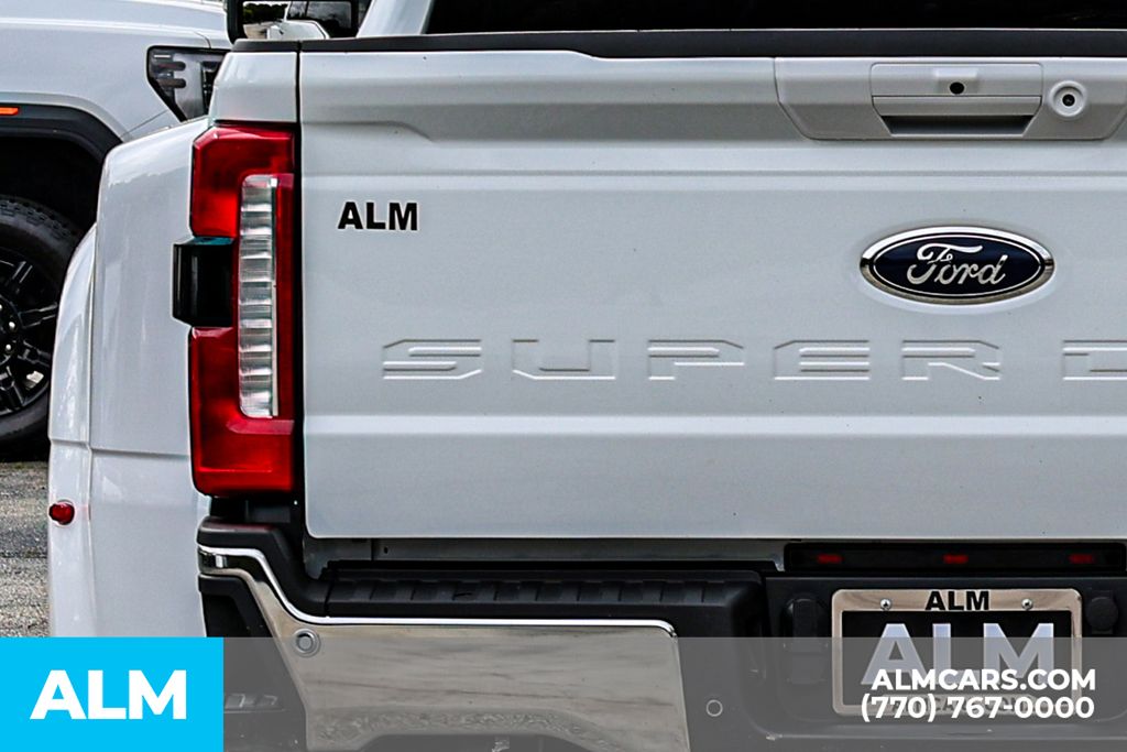 Used 2025 White Ford Lariat image 13