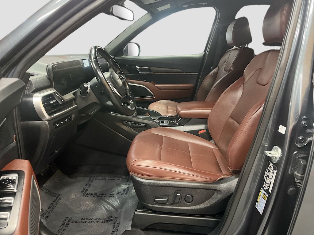 Used 2023 Gravity Gray Kia EX image 21
