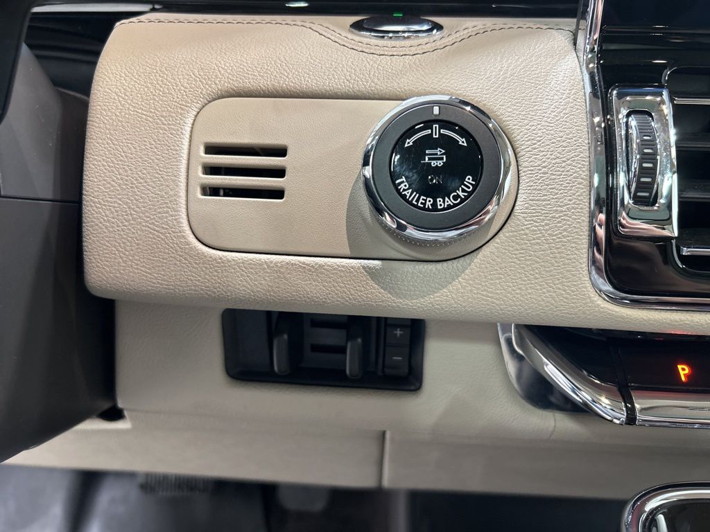 used 2021 Lincoln Navigator L car, priced at $39,993