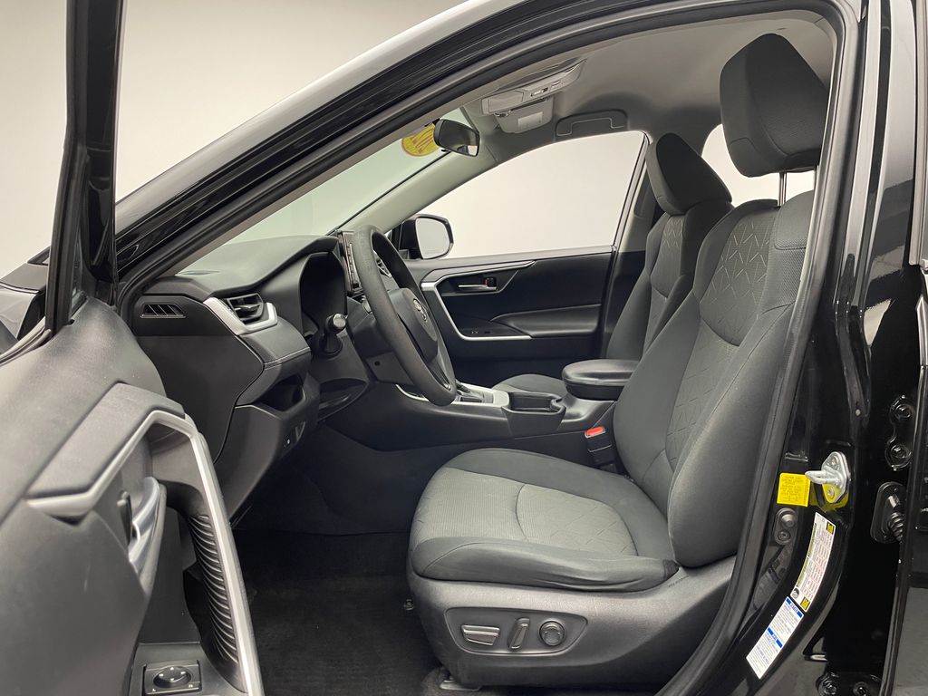 Thumbnail: 2021 Toyota RAV4 - 12