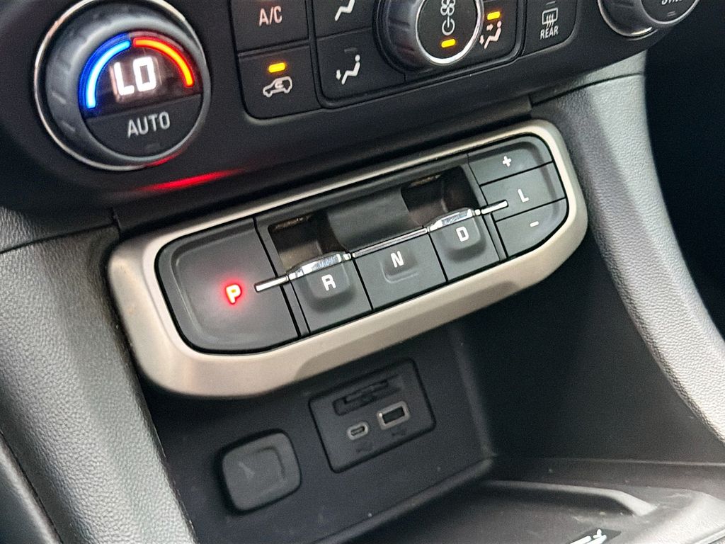 Used 2022 Black GMC Denali image 17