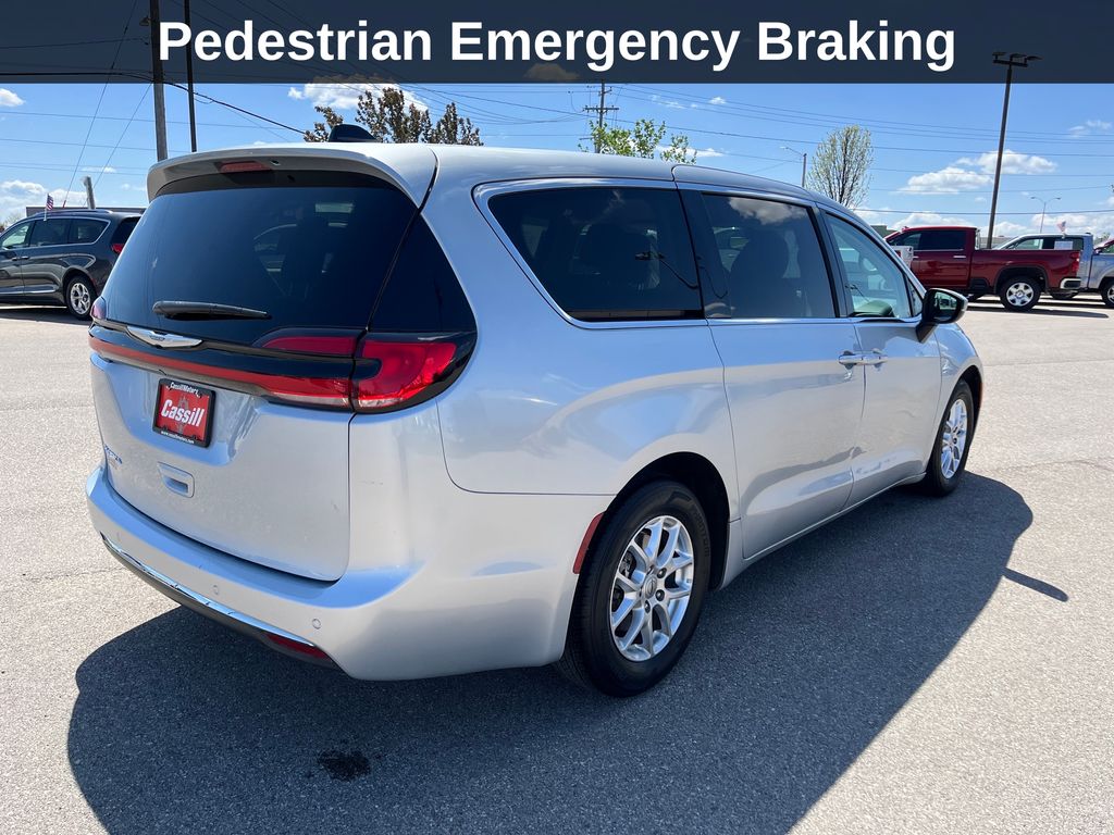 View vehicle photo 6