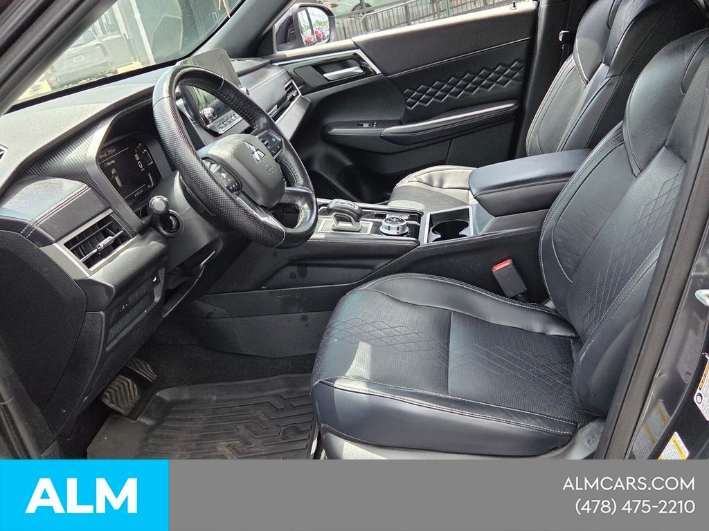Used 2024  Mitsubishi SEL image 6