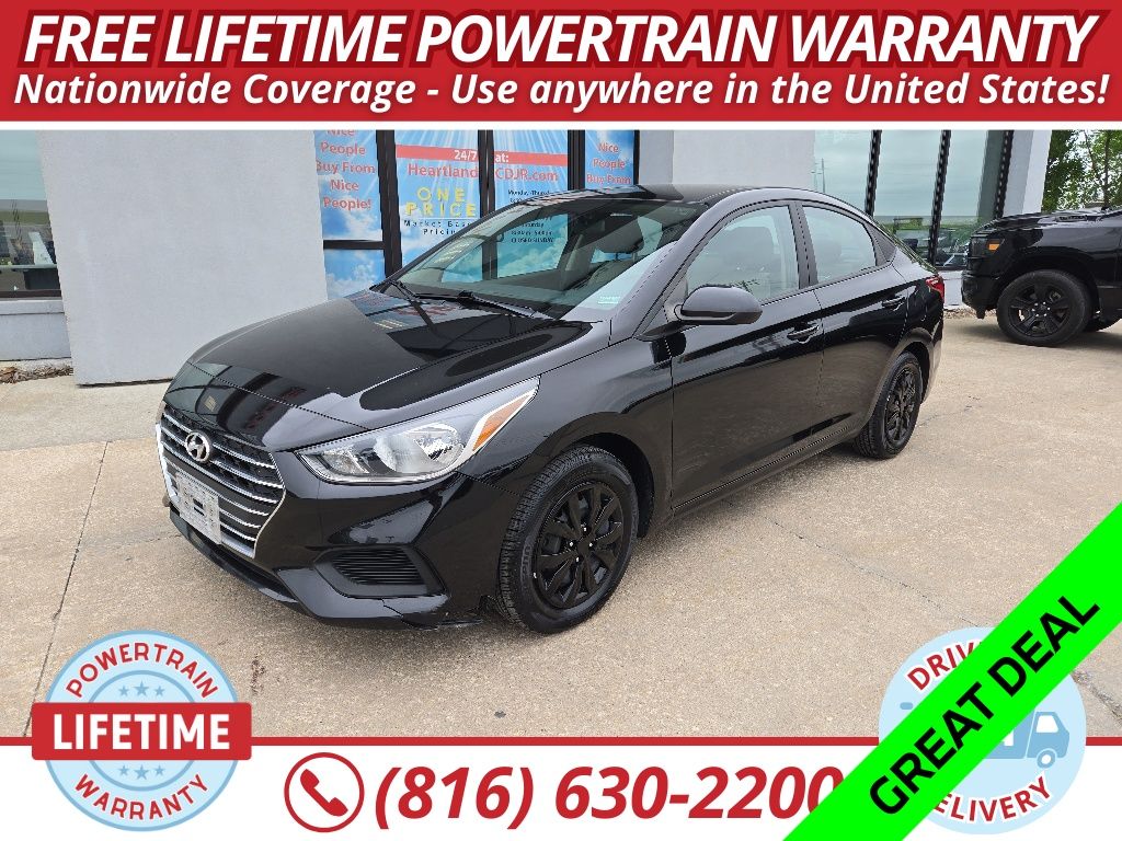Absolute Black Pearl 2022 Hyundai Accent SE FWD Sedan Front-Wheel Drive Continuously Variable Transmission