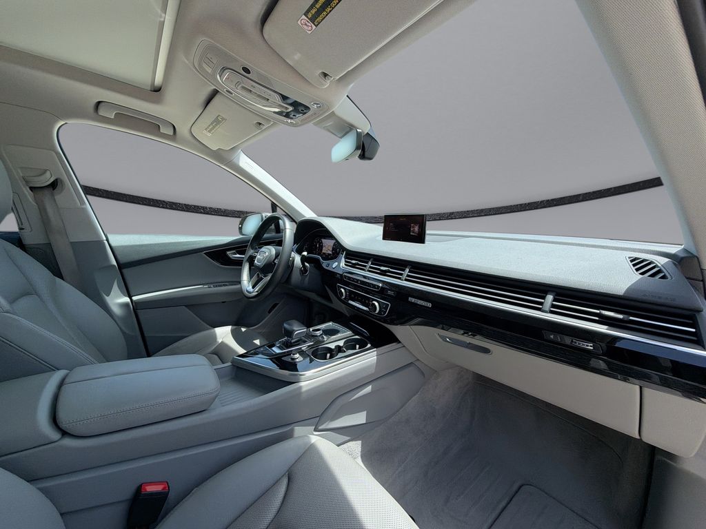 Thumbnail: 2017 Audi Q7 - 15