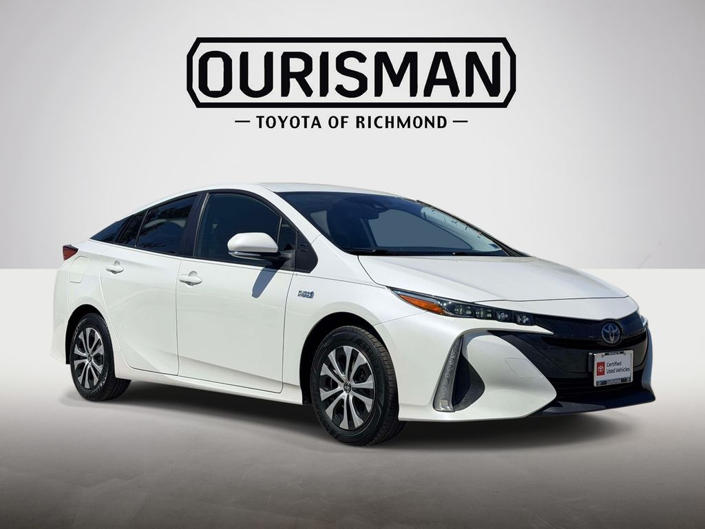White (Wind Chill Pearl) 2021 Toyota Prius Prime XLE FWD Hatchback Front-Wheel Drive Continuously Variable Transmission