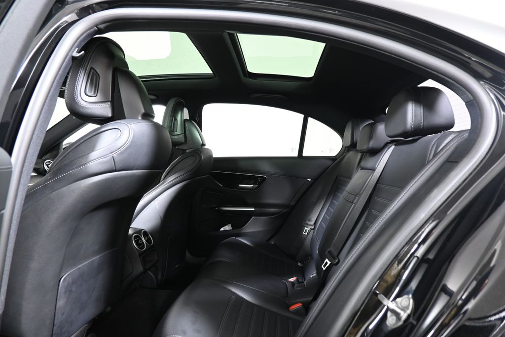 Thumbnail: 2022 Mercedes-Benz C-Class - 7